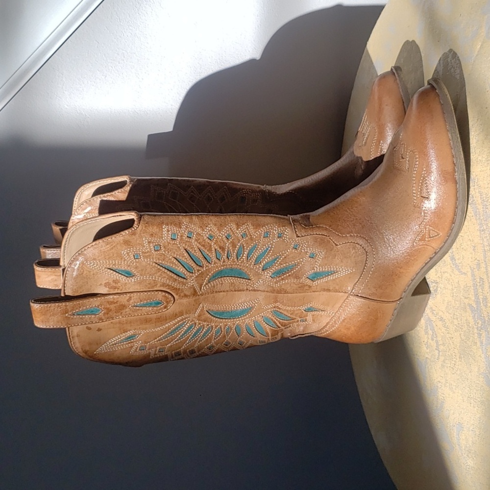 Altar'd State Matisse Coconuts Cowboy Boots Womens sz 7 tan Tooled Sunburst Teal